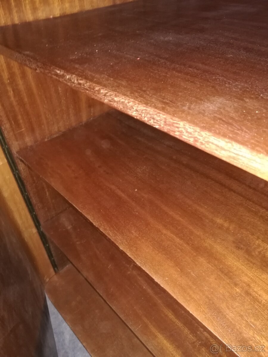 Prádelník z r. 1940 - 2