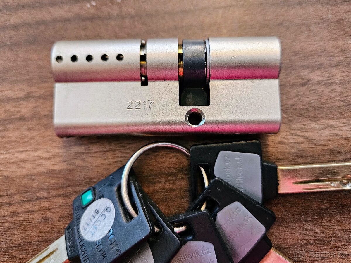 Zámková vložka Mul-T-Lock Classic PRO 27-45mm - 2