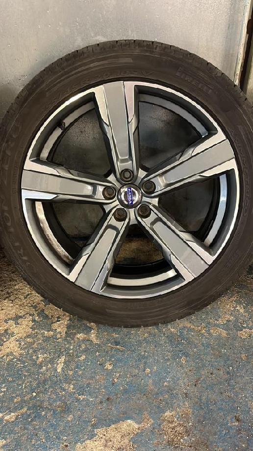 Disky + pneumatika Volvo 225/45 R20 - 2