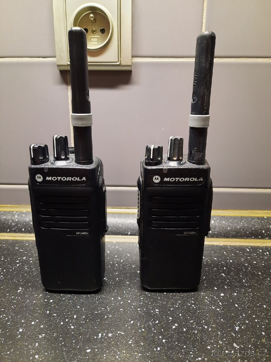 2x Radiostanice Motorola DP2400e VHF - 2