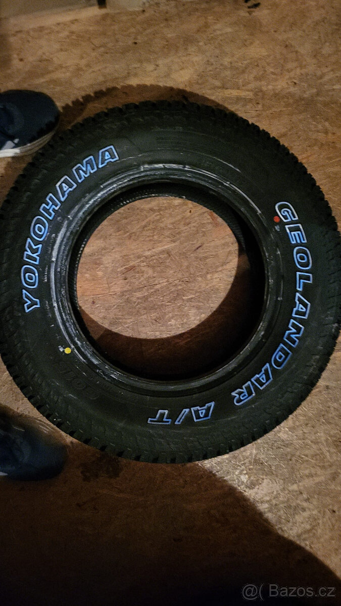 Yokohama 215/70 R15 - 2