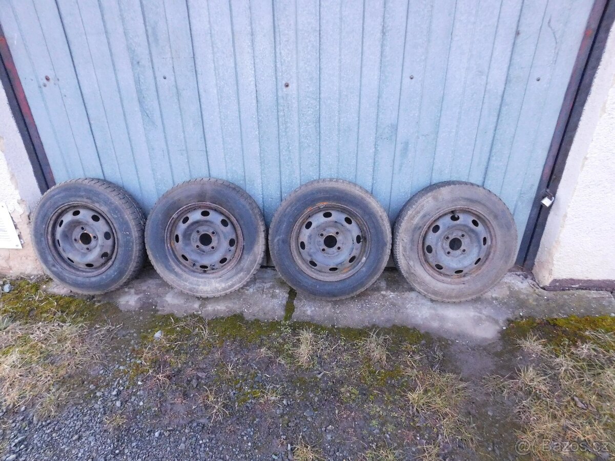 Disky 4x100 R13 nejspíš z Renaulta - 2