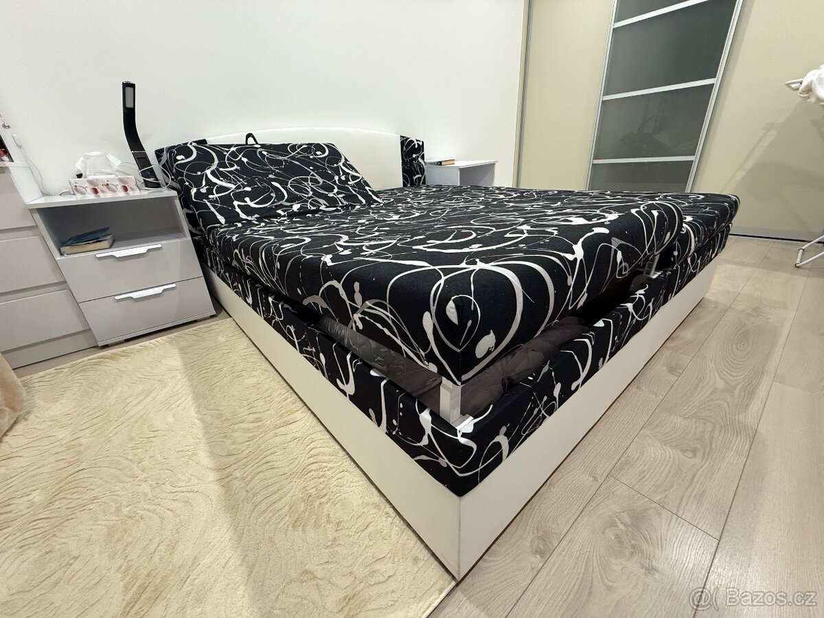Celočalouněná postel - 2