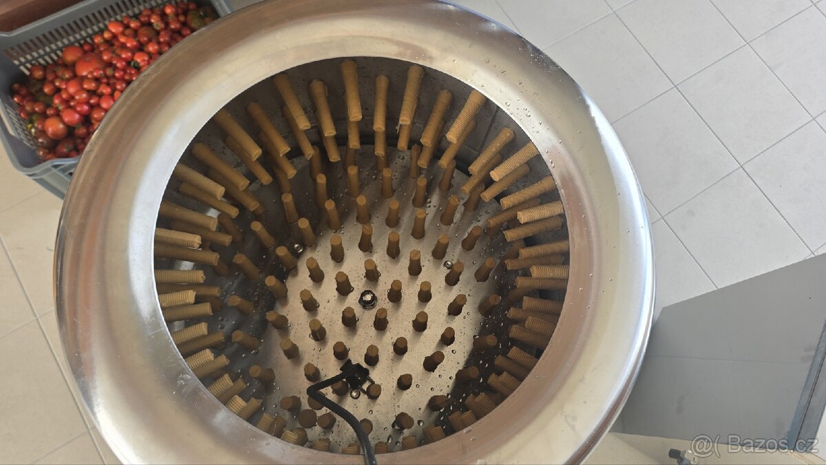 Škubacka a napařovačka drůbeže - 2