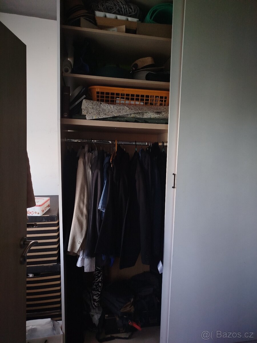 Šatní skříň - 2