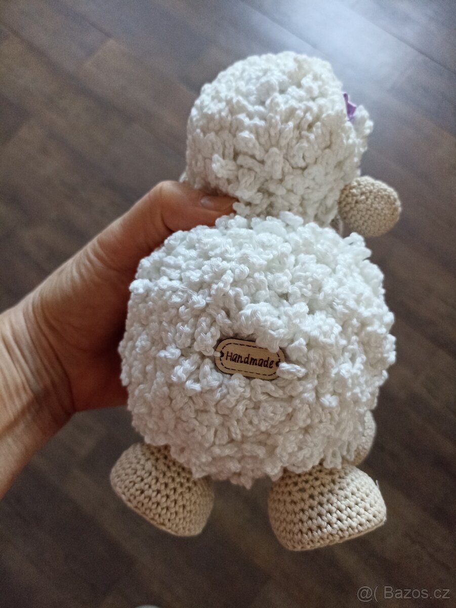 Ručně háčkovaná ovečka - 2