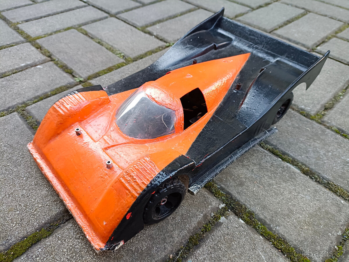 Starší rc auto silniční cestovní dělané na elektro motor - 2