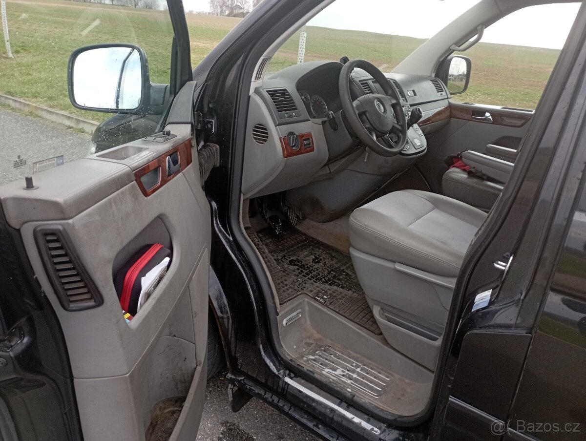 VW Multivan T5 2,5tdi 96kw - 2