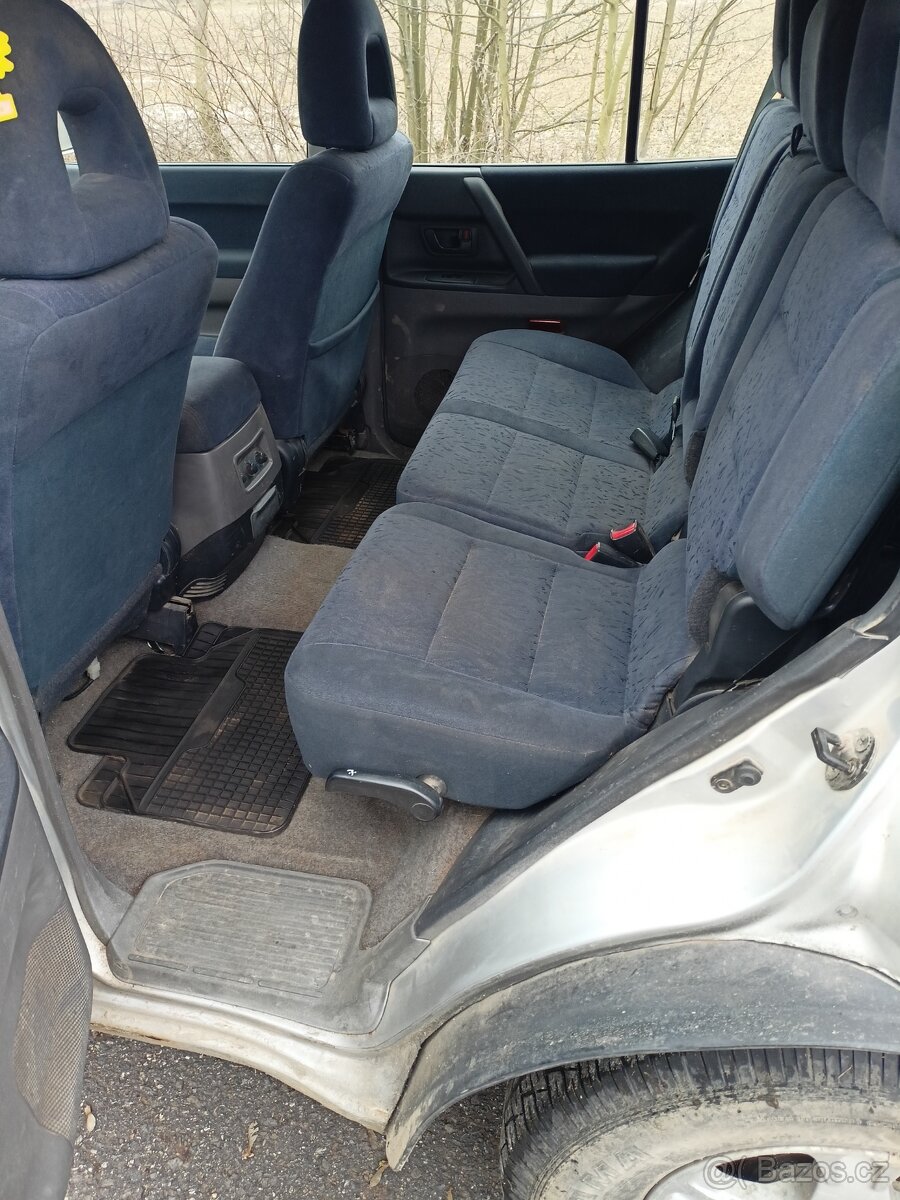 Mitsubishi Pajero - 2