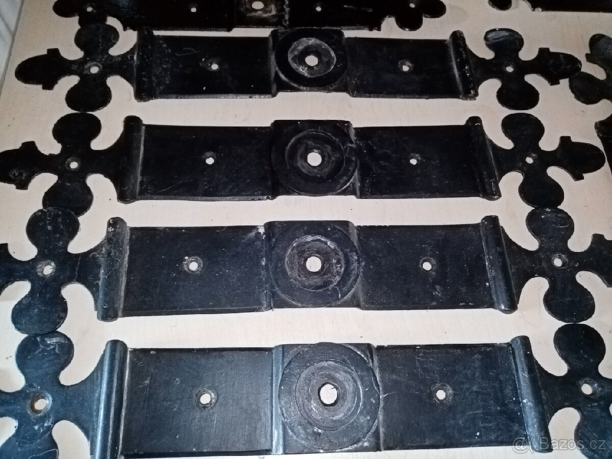 Ozdobné kování na dveře / vrata - 2