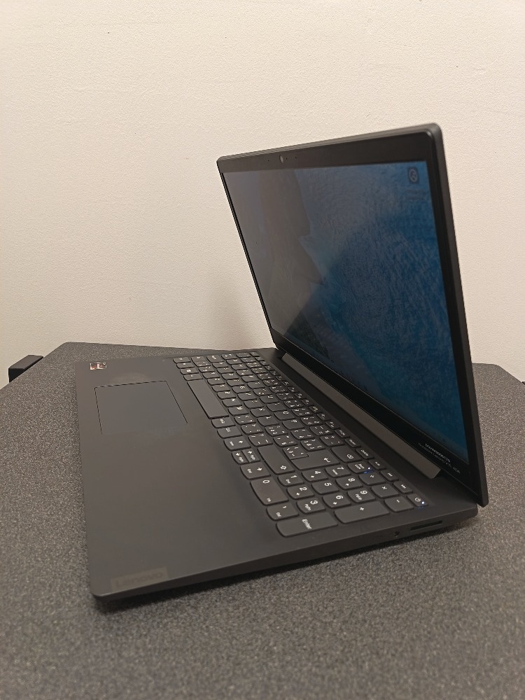 Lenovo V15-ADA - 2