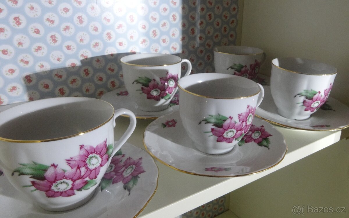 Sada romantických retro šálků - 2