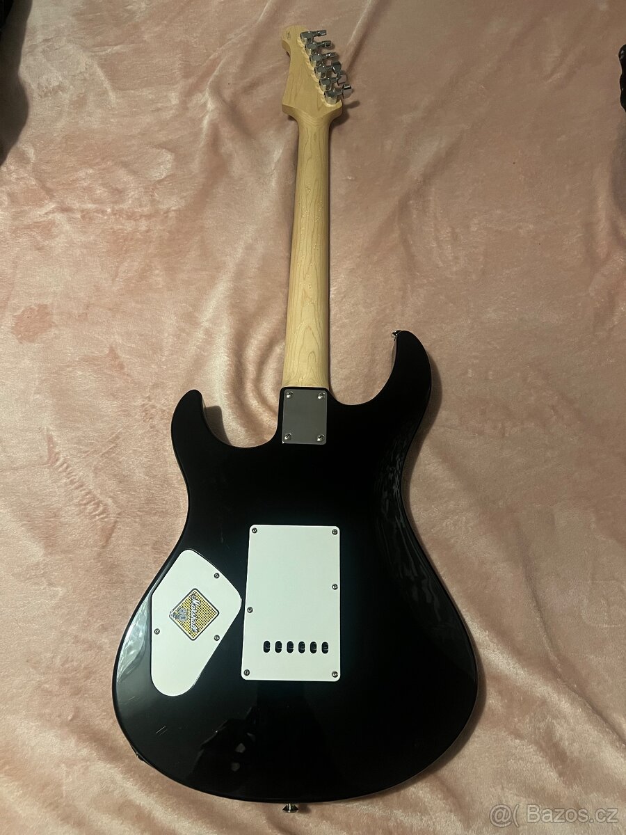 Elektrická kytara Yamaha Pacifica 112V - 2