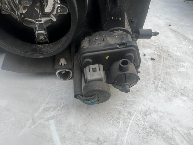 Mitsubishi L 200 - pravé přední světlo EU - 2