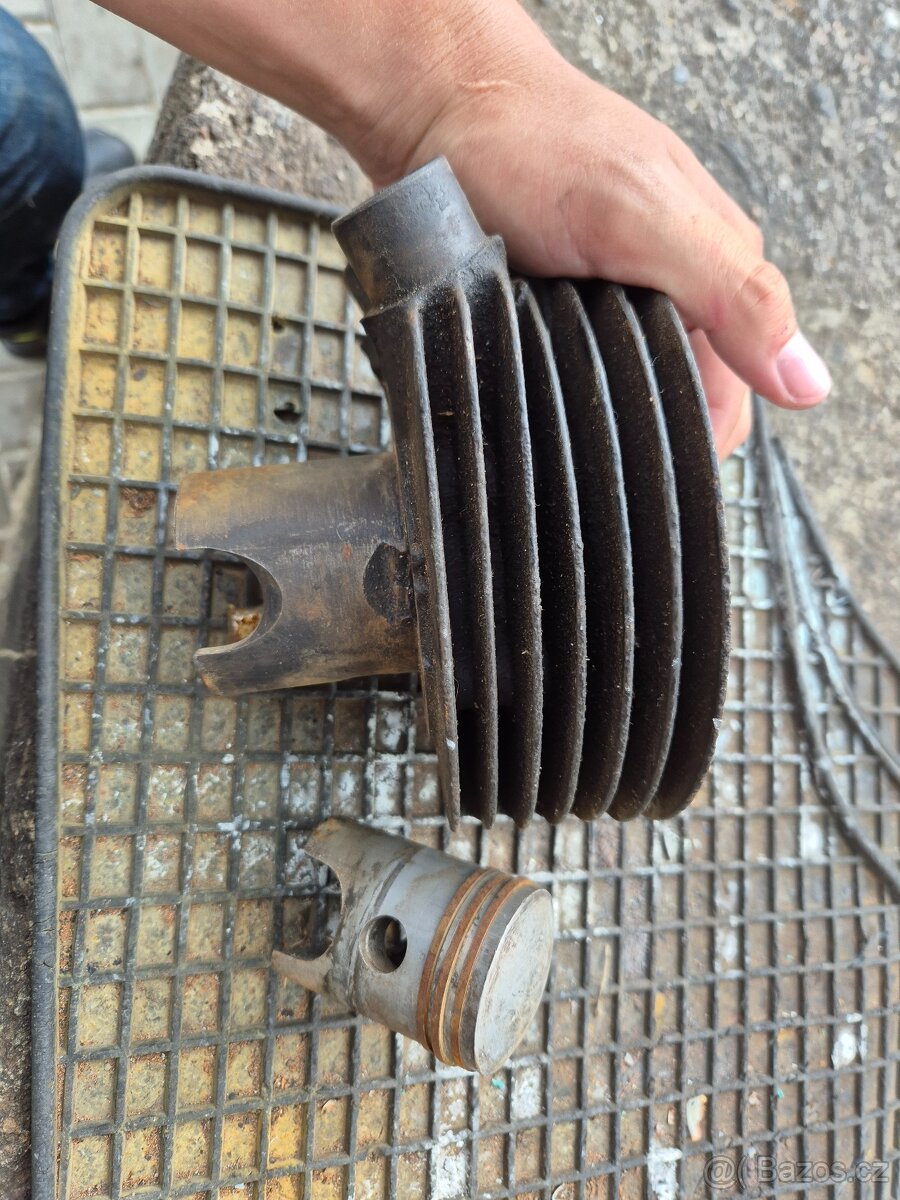 ČZ 150 valec + pist - 2