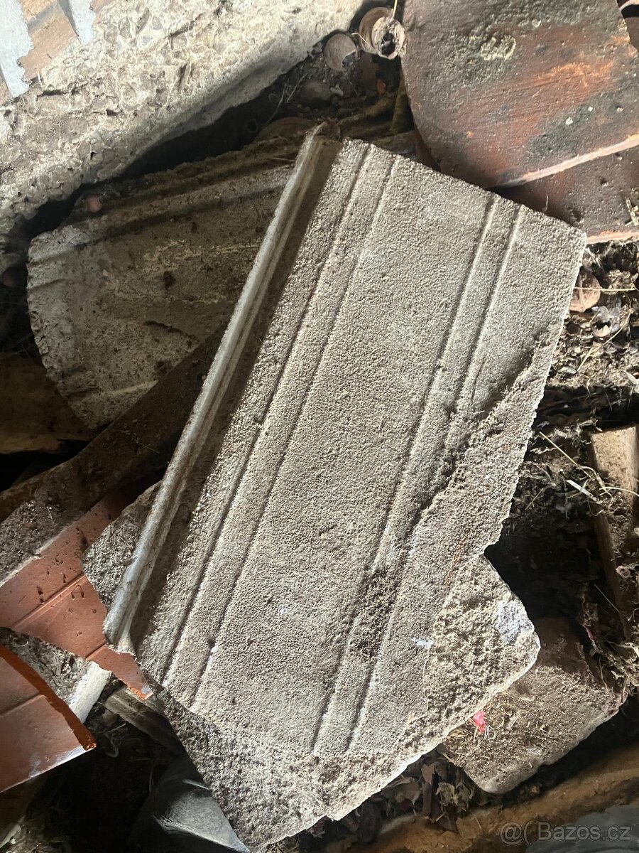 Tašky bobrovky 2,-Kč/ks, Betonové tašky - 2