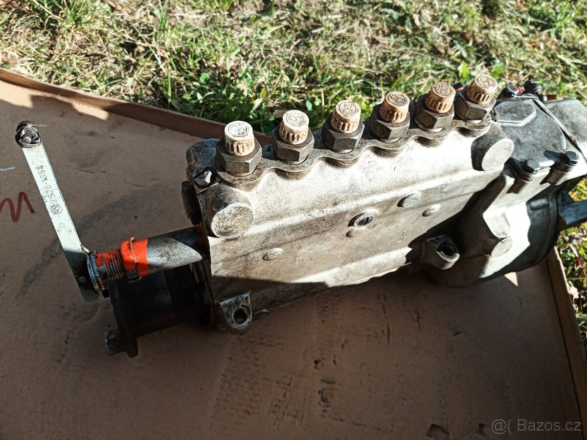 Vstřikovací čerpadlo Praga V3S - 2