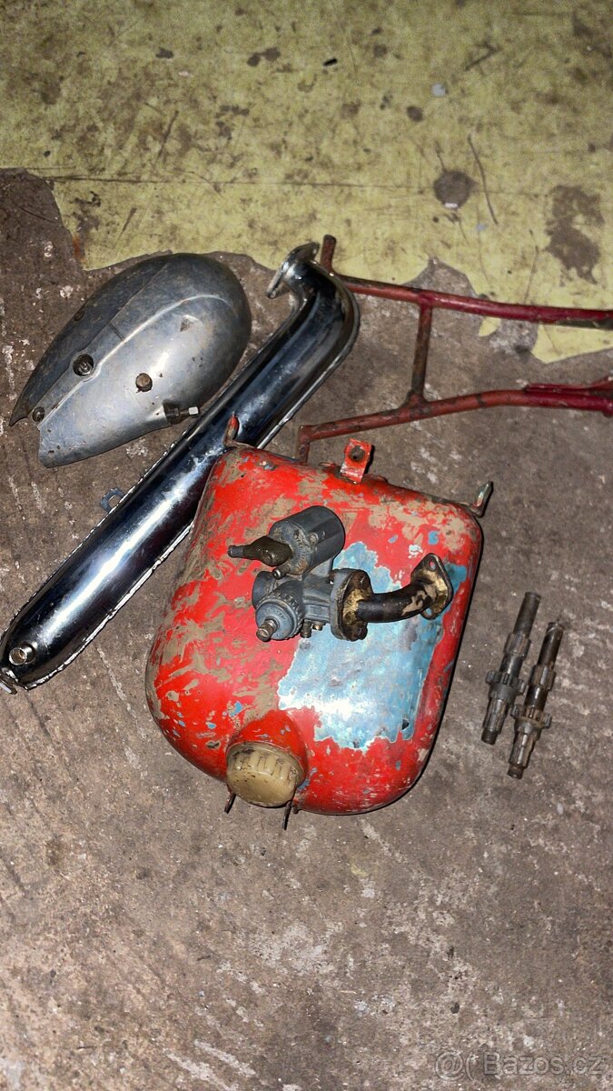 Prodám díly na pařeza a Jawa 50 - 2