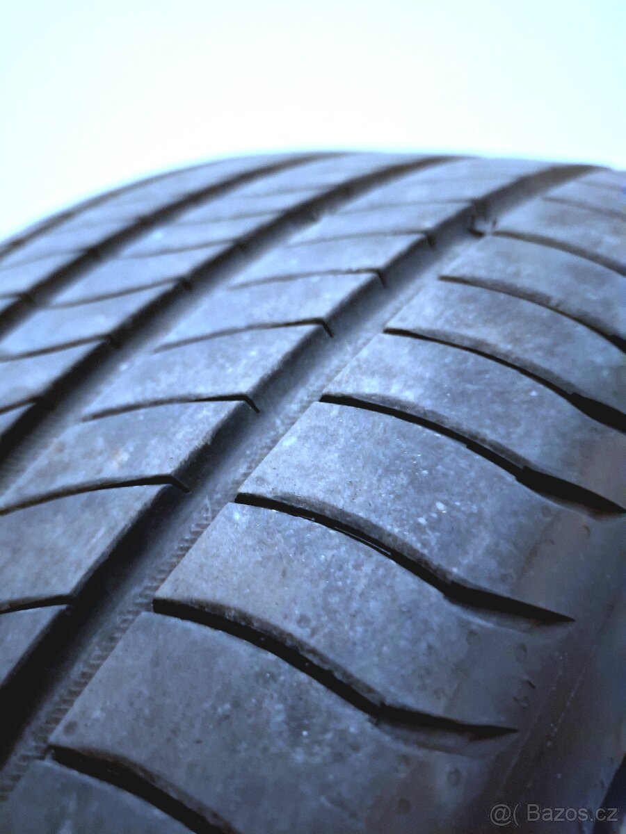 Michelin 235/40R19 96W - 2