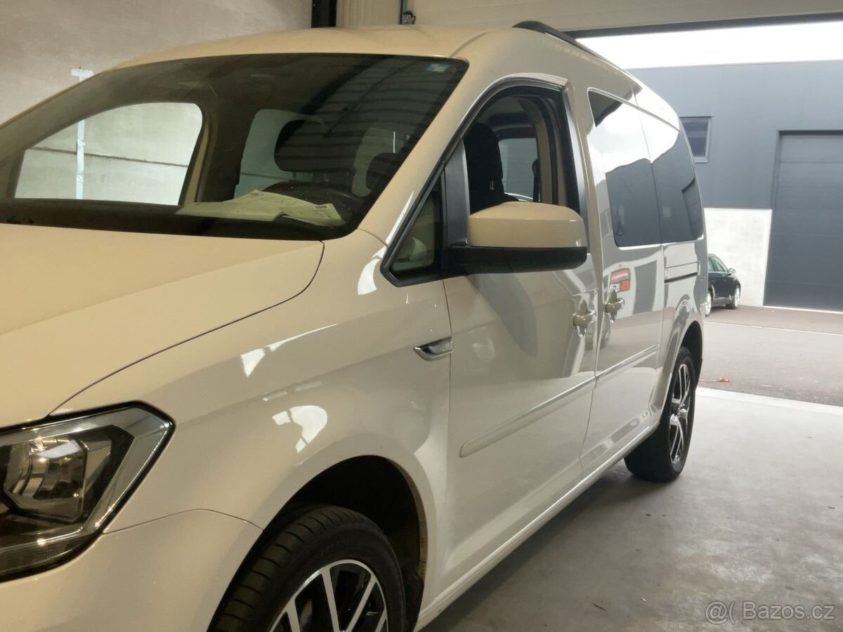 VW Caddy Maxi 2.0 TDI,7.míst,tažné,1.Majitel,2016. - 2