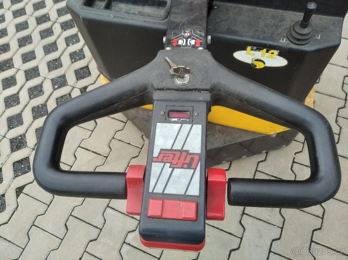 Ruční vysokozdvižný vozík - 2