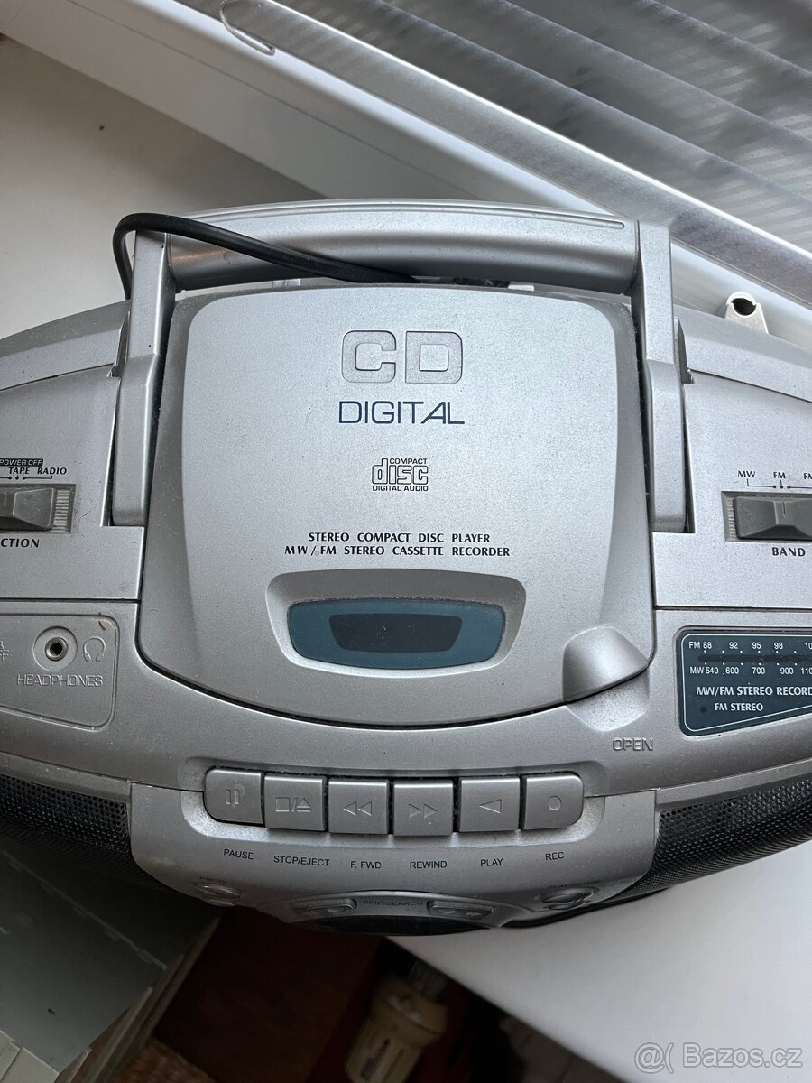 Rádio Roadstar krásný stav - 2