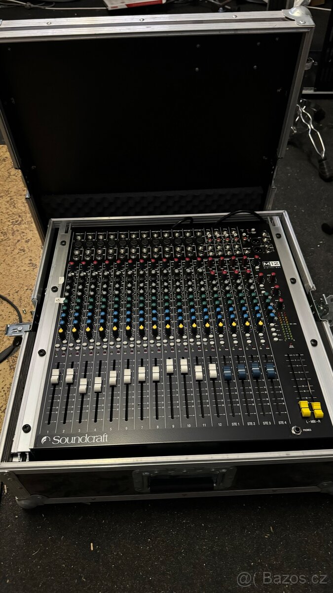 Prodám mixpult Soundcraft M12. - 2