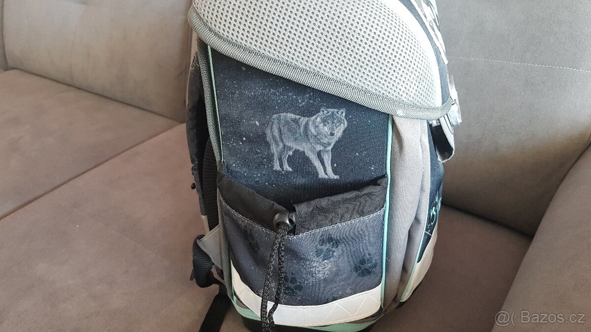 Aktovka svítící s vlkem - 2