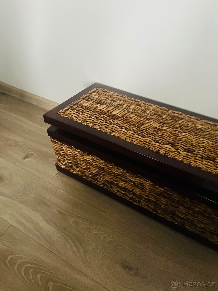 Dřevěná truhla - 2