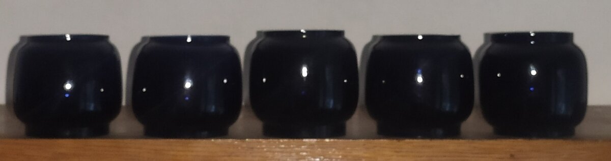 Barevné i čiré cylindry pro petrolejové lampy - 2