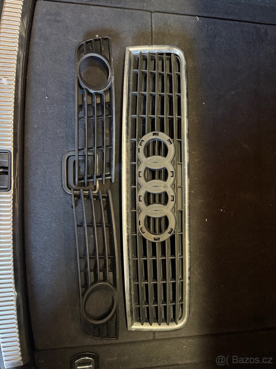 Mřížka chladiče Audi A4 B6 - 2