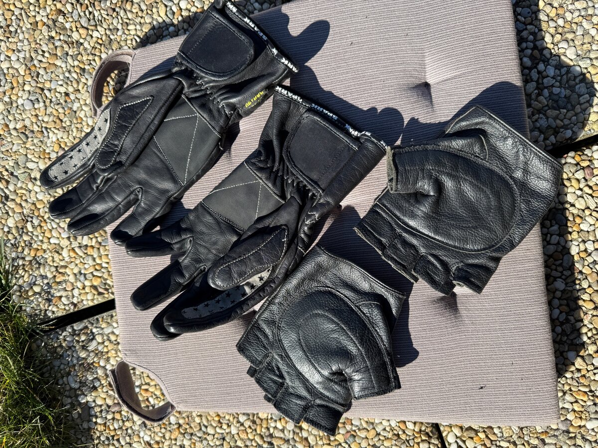 Kožené motorkářské rukavice. - 2