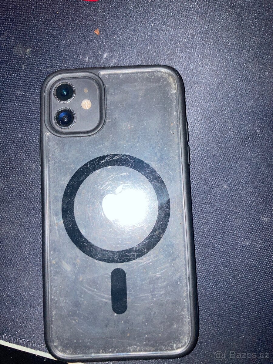 IPhone SE 2022 a iPhone 11 - 2