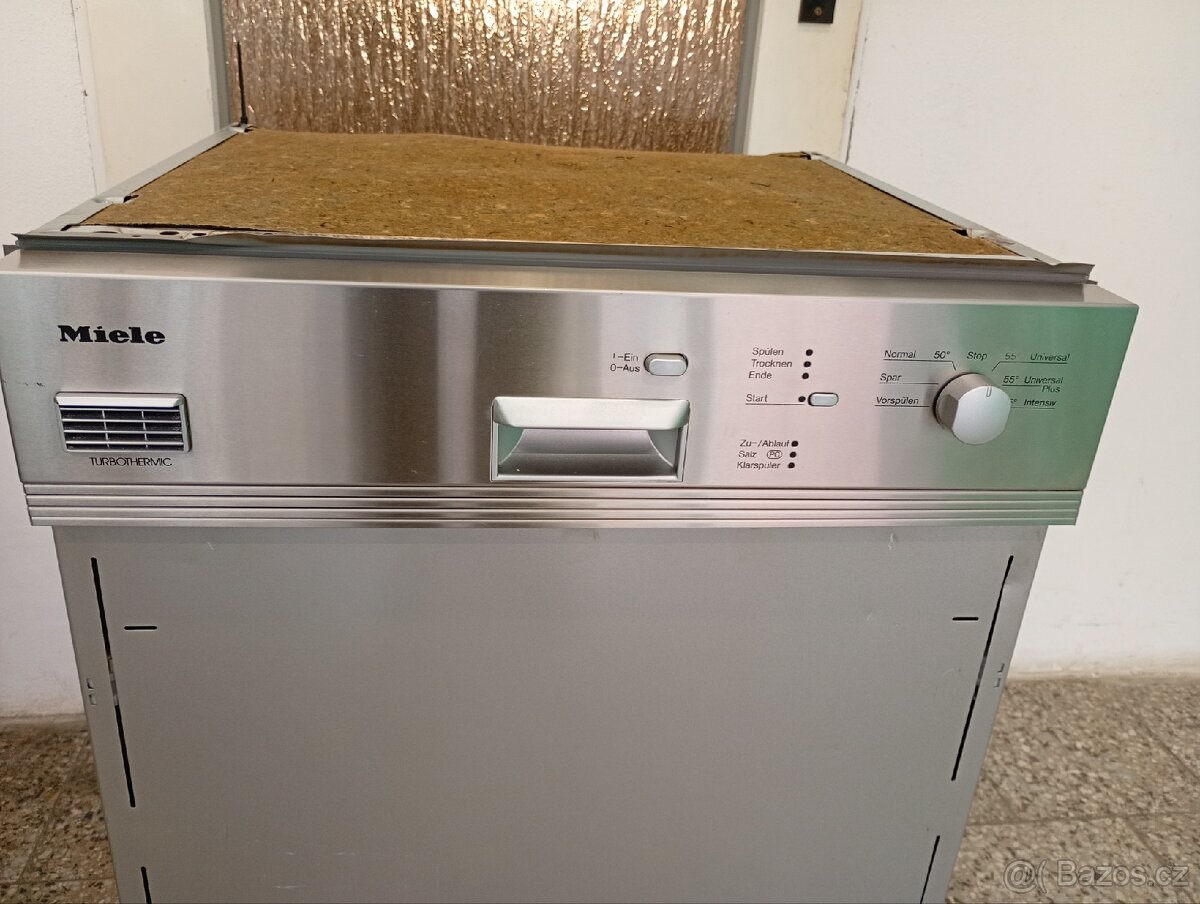 Myčka nádobí Miele vestavná - 2