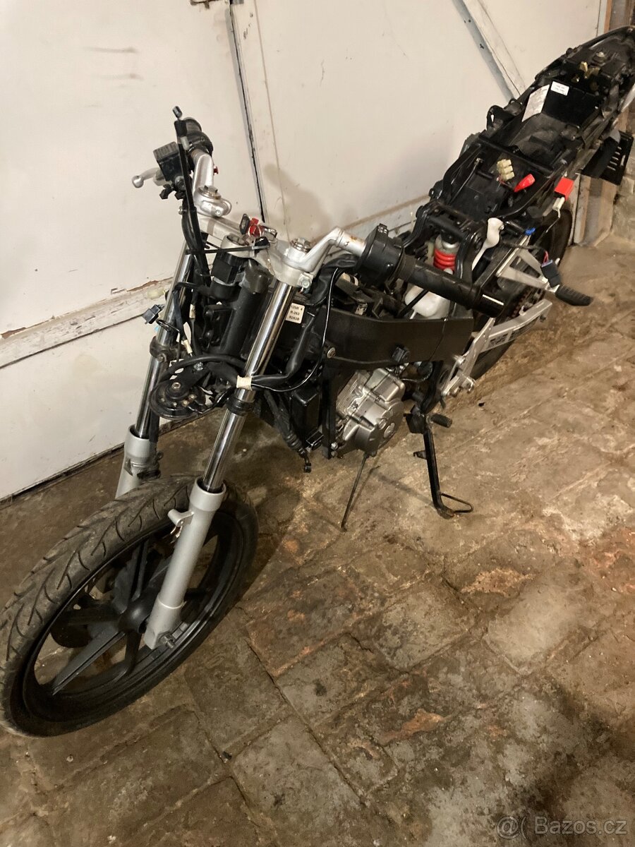 honda cbr 125 2004 dily - 2