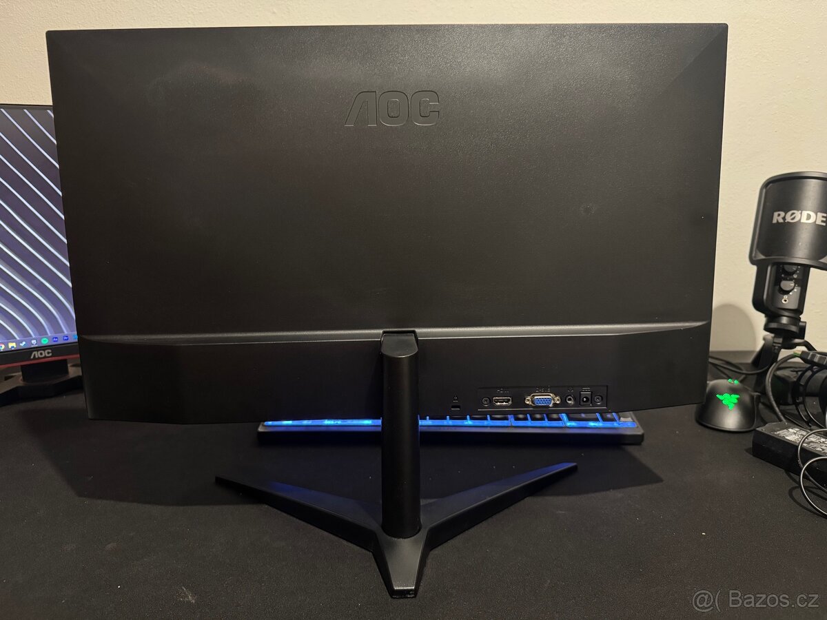 Monitor Aoc 24 palců s kabely - 2