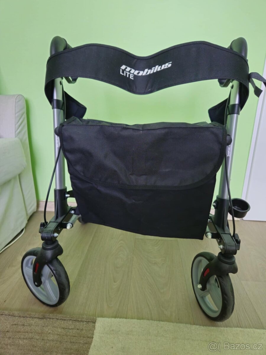 Čtyřkolové chodítko / sedátko pro seniory - 2