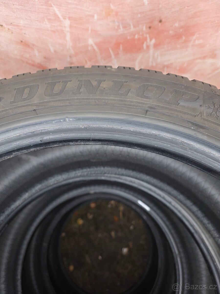 4 ks zimní 245/40/18 Dunlop 8 mm - 2