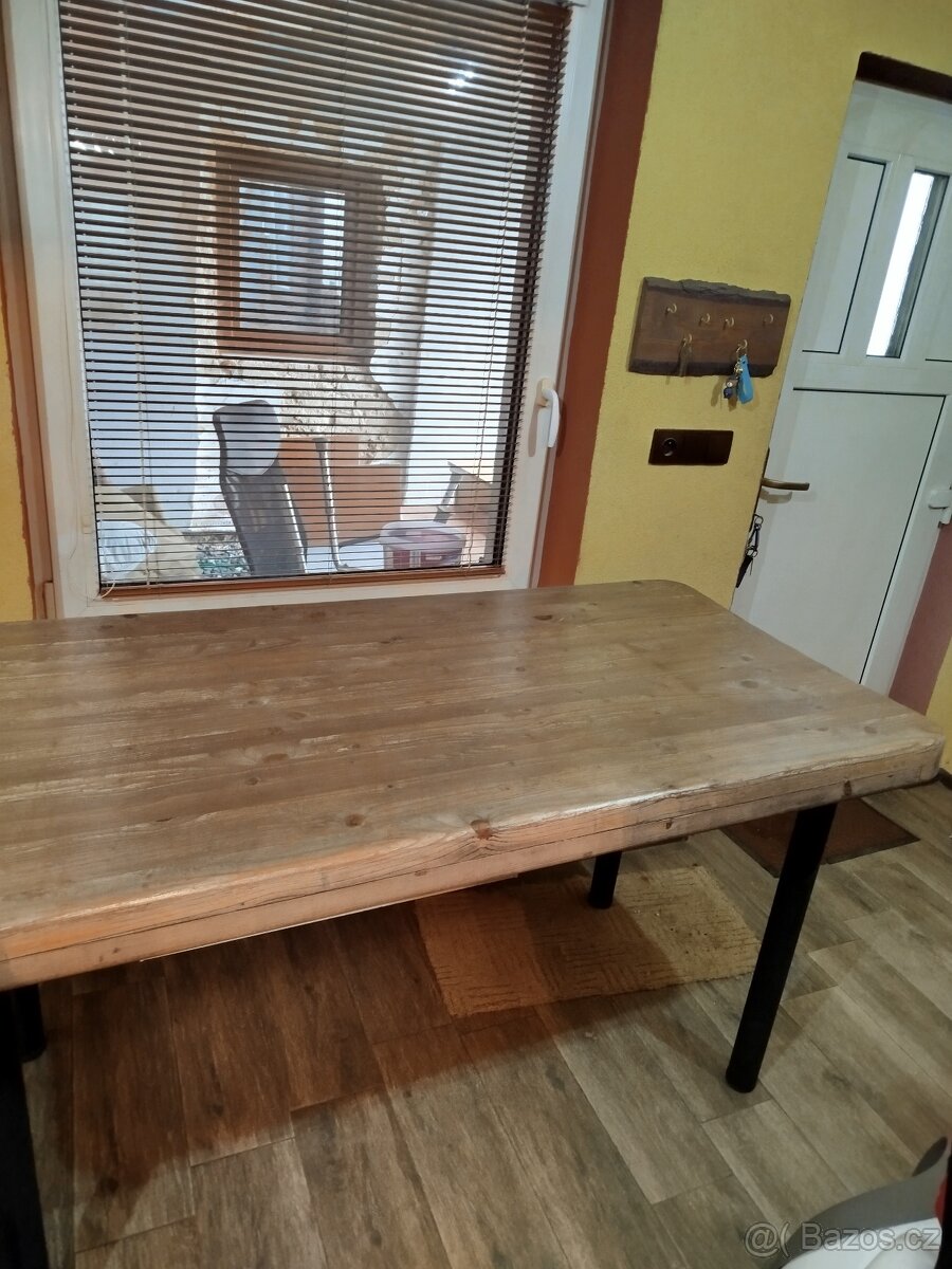 Stůl z masivu - 2