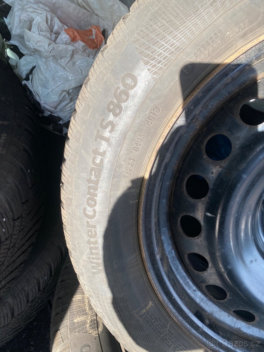 Plechové disky 16” 5x114,3 a zimní pneu 205/60/R16 - 2