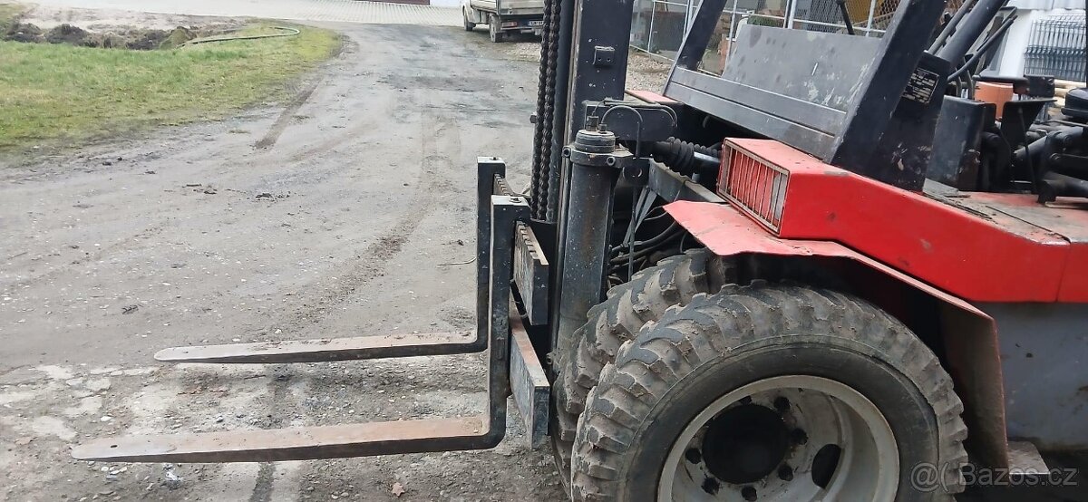 Vysokozdvižný vozík Desta nosnost 3200kg - 2