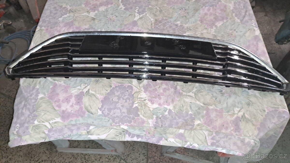 Prodám chromovou mřízku nárazniku Ford Mondeo 4 face - 2