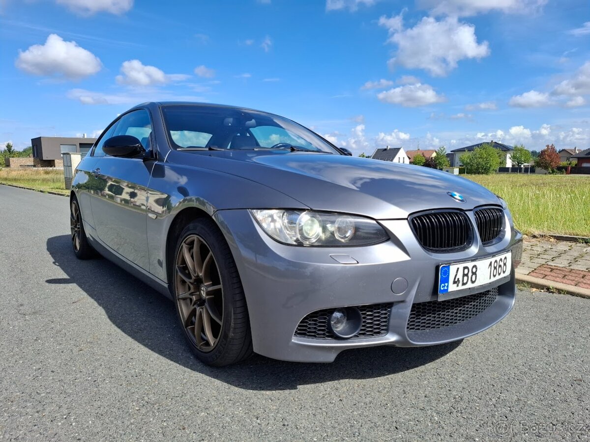 BMW e92 330ix manuál - 2