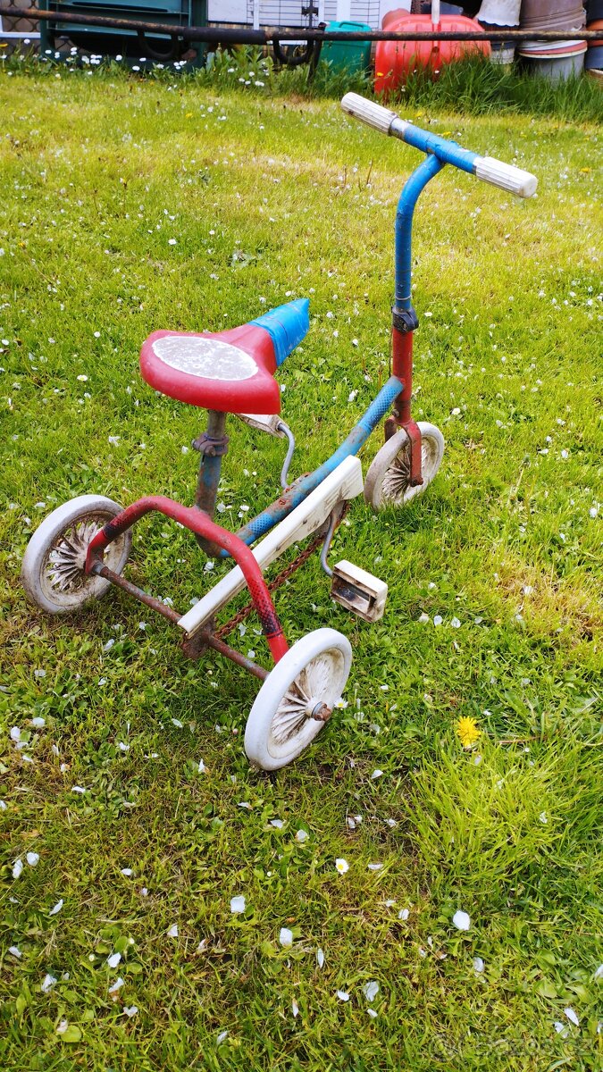 Dětská tříkolka. - 2