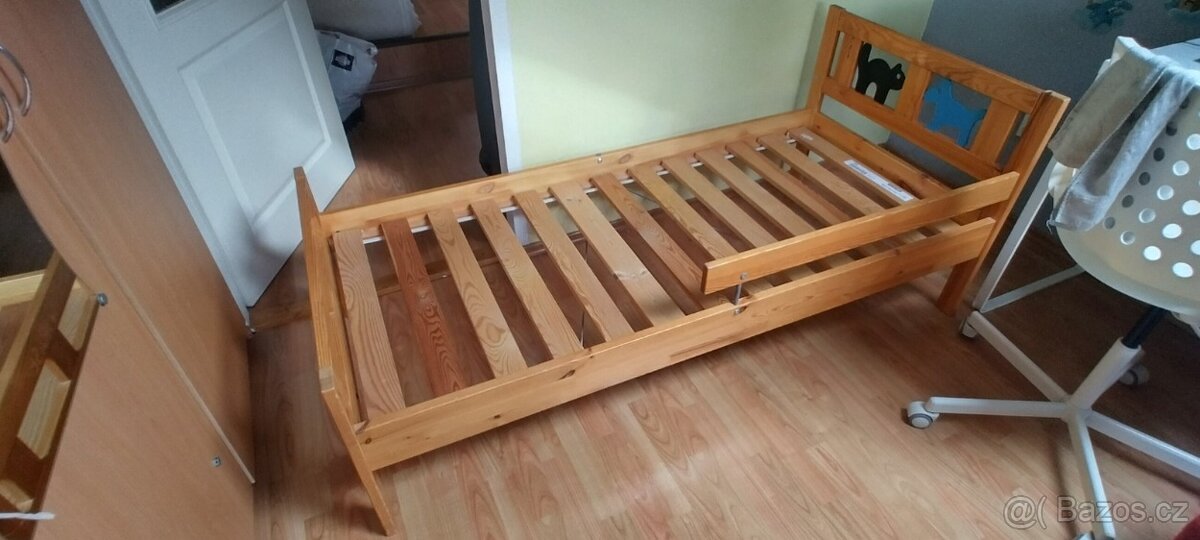 Dětská dřevěná postel - 2