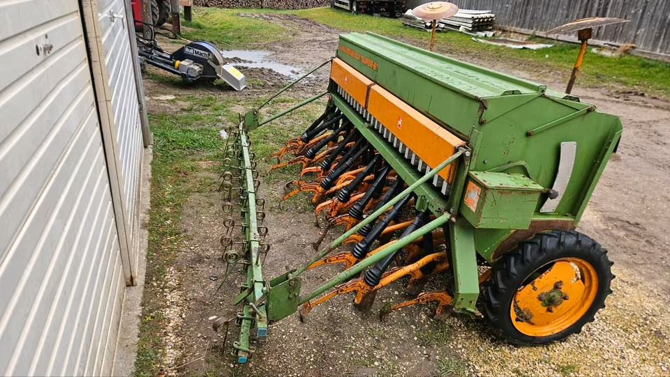 SECÍ STROJ AMAZONE 3 m - 2