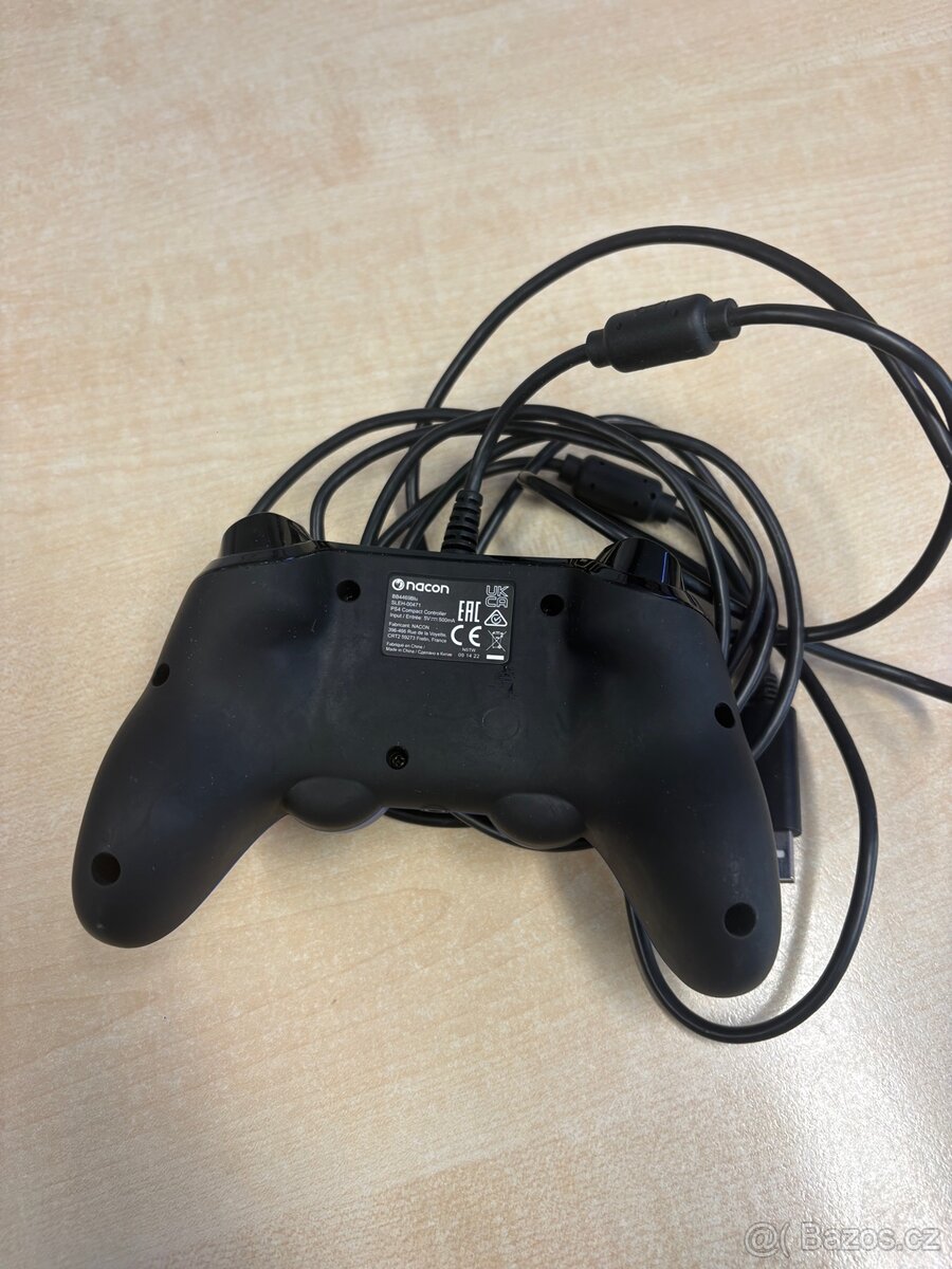 Herní ovladač Nacon Compact Controller pro PS4 / PC (modrý) - 2
