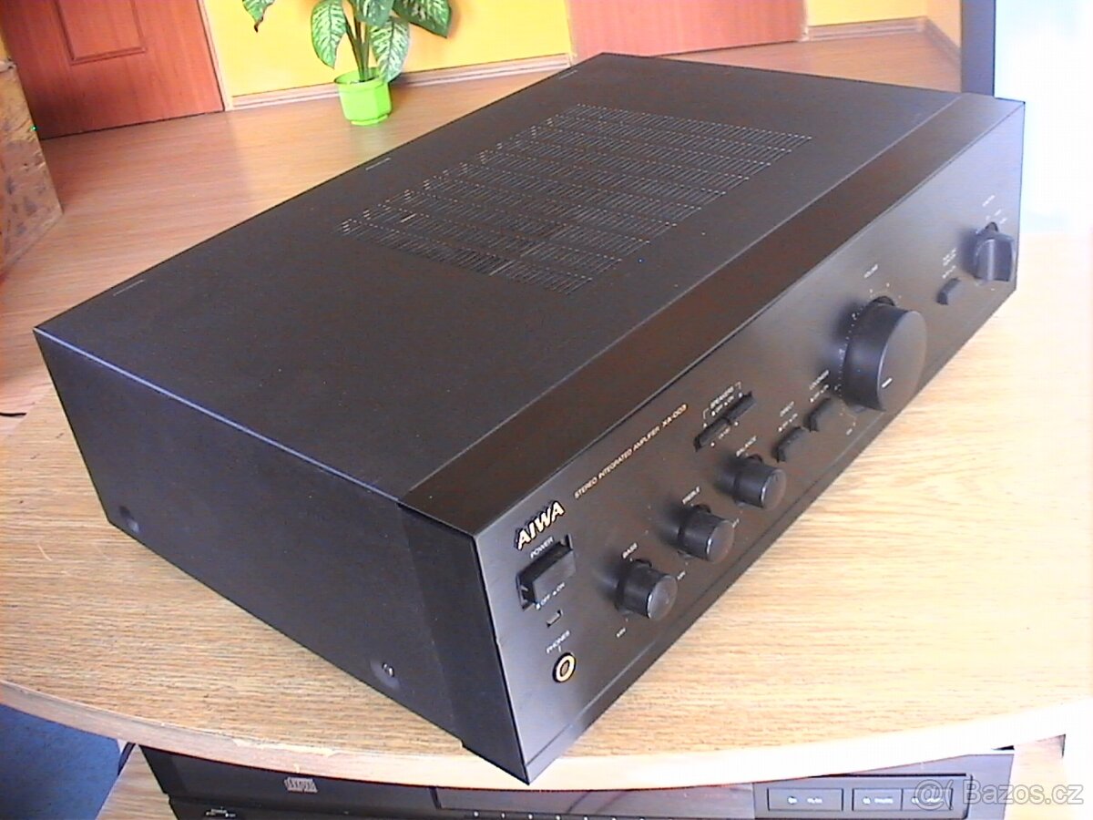 zesilovač AIWA - 2