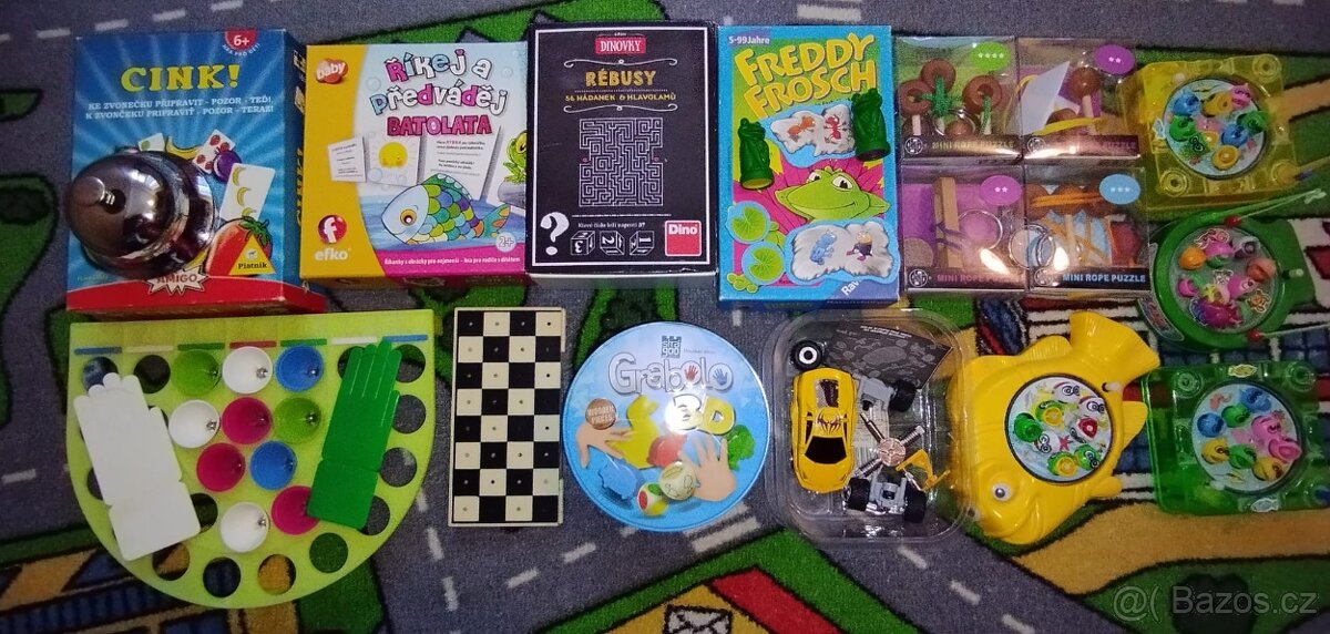 Deskové a stolní hry karty pexesa a další - 2