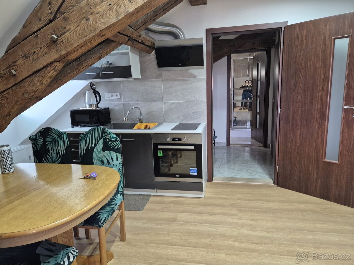 Byt 2+kk, Hroznětínská 148, Ostrov - 2